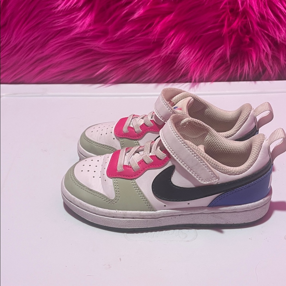 Nike Kids Sneakers in Pink, White, and Green - Picture 4 of 6